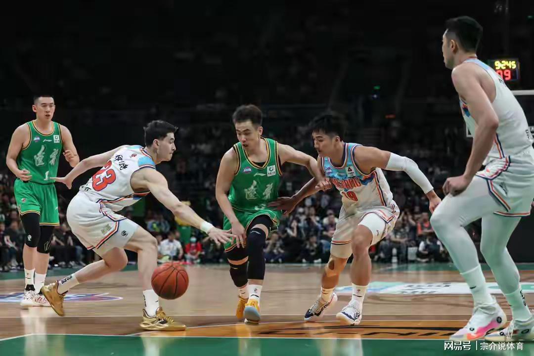 CBA排名大变，四川队准备打爆辽篮，广东队连胜却收坏消息